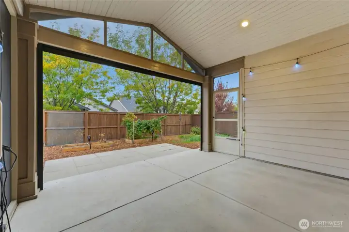 Fully screened patio