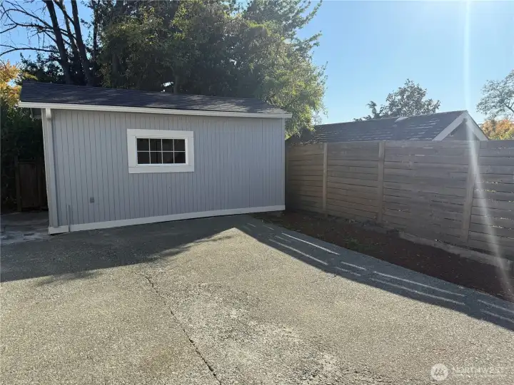 Concrete back with shed