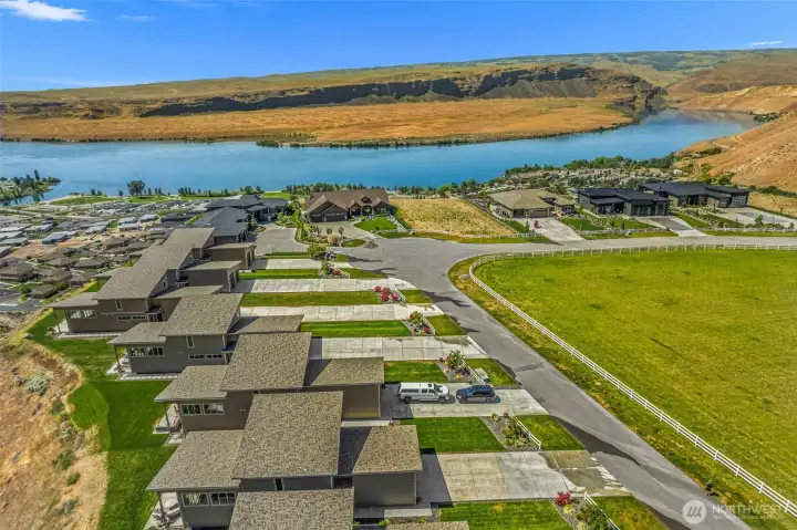 Gated Community, Custom Homes