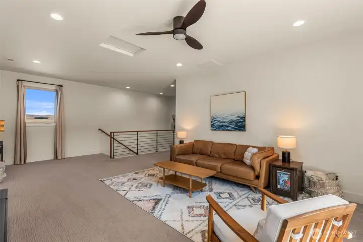 Upper Bonus Room, Office, Functional Space