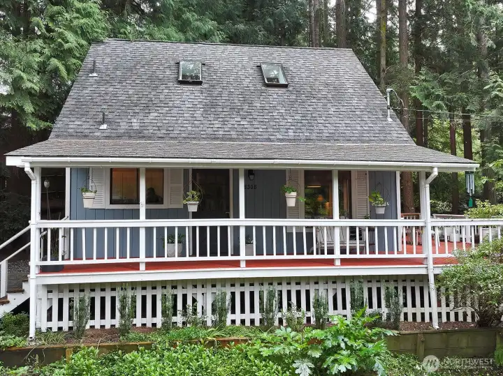 Let's go check out the covered porch and go inside.