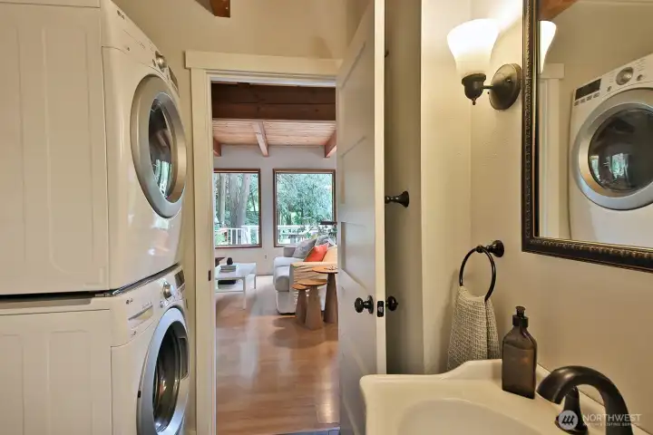 The washer and dryer live here.