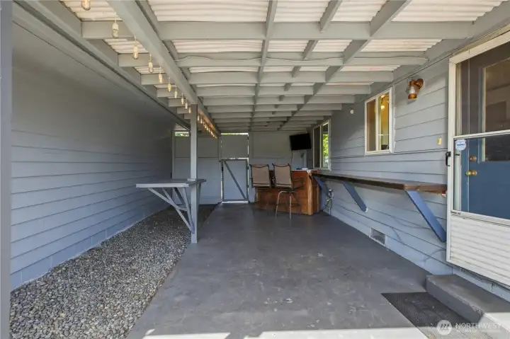 Covered Bar/Patio space perfect for entertaining