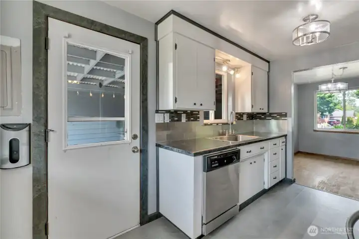 Updated kitchen with hardware and backsplash