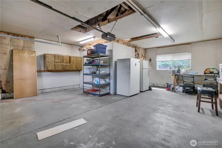 3 Car Garage/shop area!