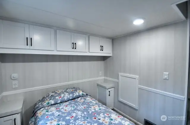 BEDROOM WITH GREAT CABINETS