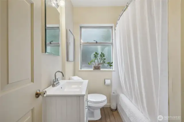 Main Level Bathroom.