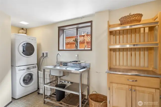 Lower Level Kitchenette with Laundry