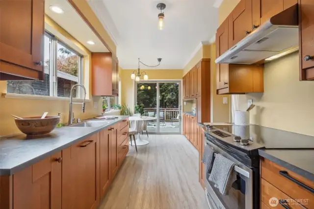 Kitchen with plenty of room!