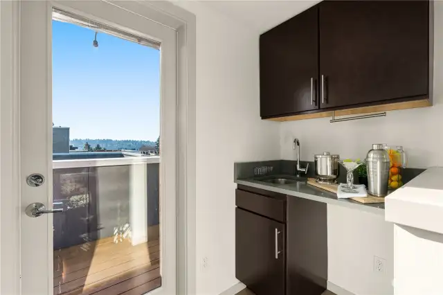 Rooftop level wet bar, great for entertaining on the top level.