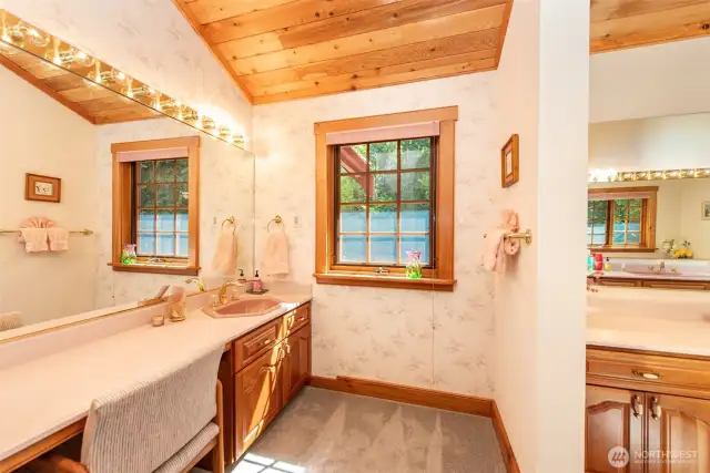 West Primary  bath with 1 of 2 sinks