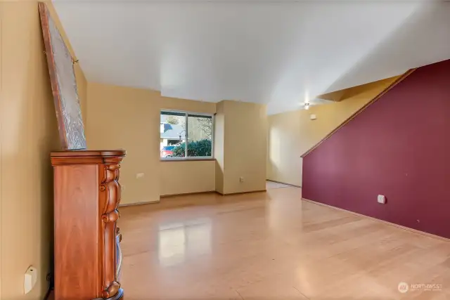 Front room view to entry