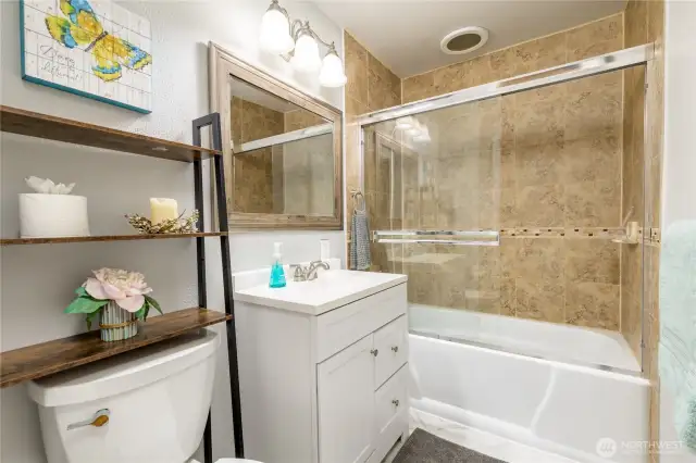 Full upstairs hall bath