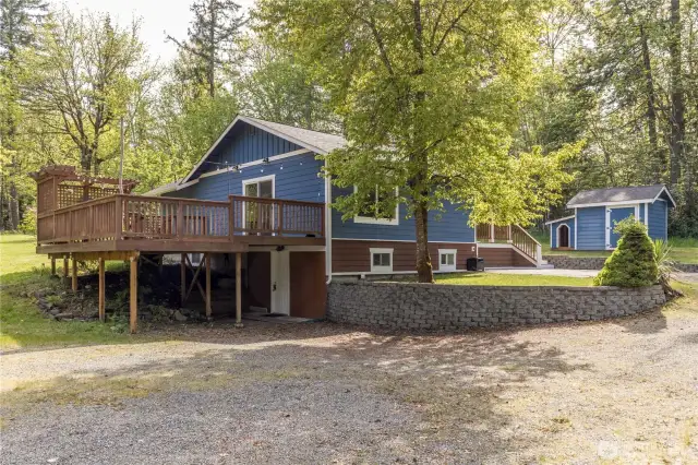 Extensive driveway parking available