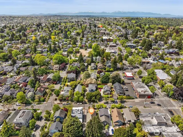 Aerial photo looking west. Only minutes to the UW, downtown, Amazon & 520. Walking distance to shopping, cafes, restaurants, etc. 89 Walk score and 82 bike score!. Only minutes to the UW, downtown, Amazon & 520. Walking distance to shopping, cafes, restaurants, etc.