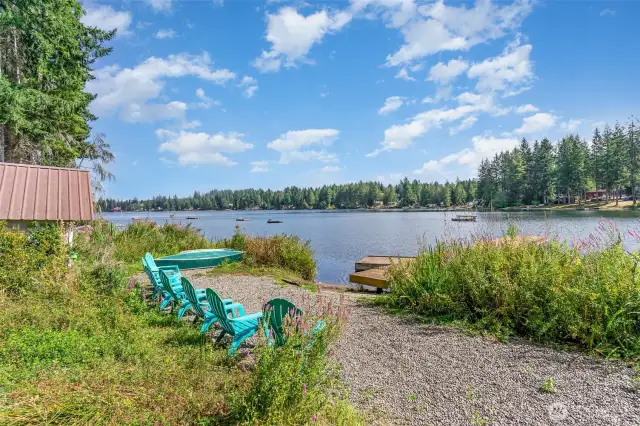 Your own private pebble beach with boathouse and 2 docks
