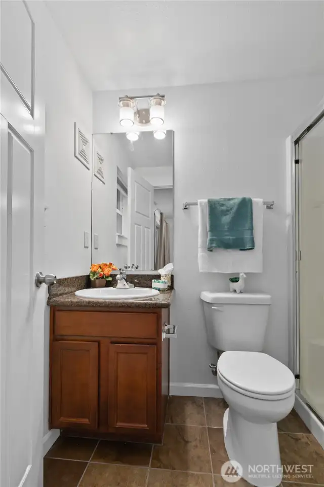 Entry level full 3/4 bath.