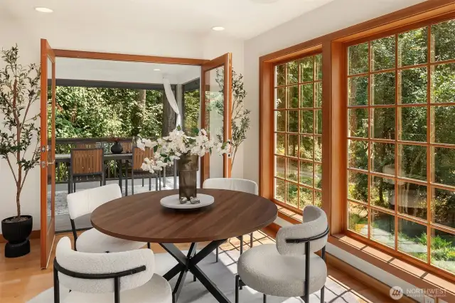 Depending on your mood - enjoy al dente dining on your screened in deck or a more formal meal in the dining room.