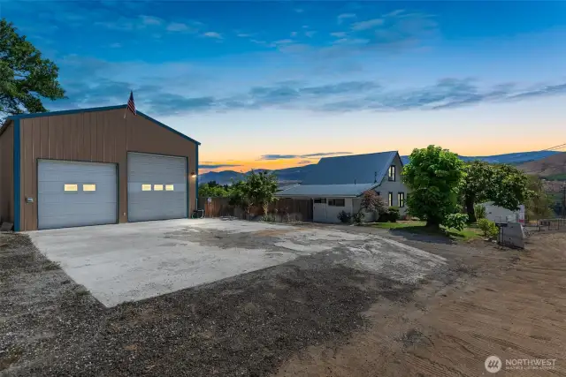 SHOP & house! Tons of parking.