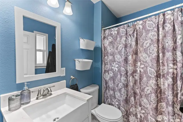 Main bath 3/4 bath