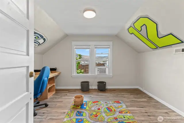 Upper bedroom, bedroom 2