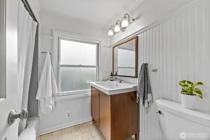 Full bath on upper floor.