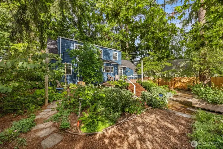 This garden is a true urban sanctuary.