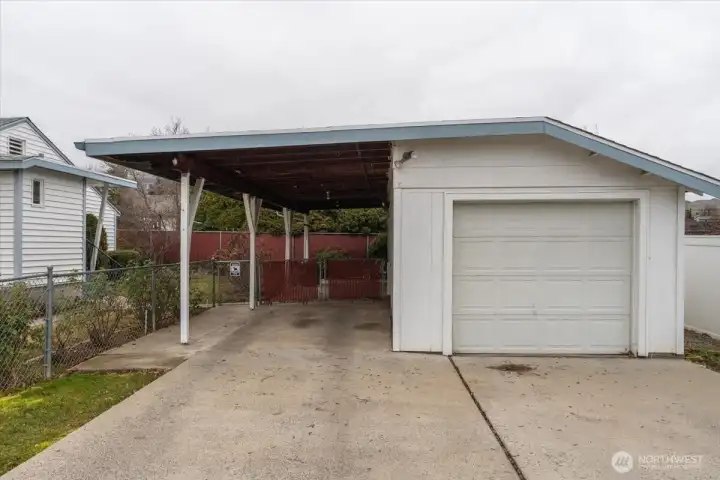 Extra deep garage and carport