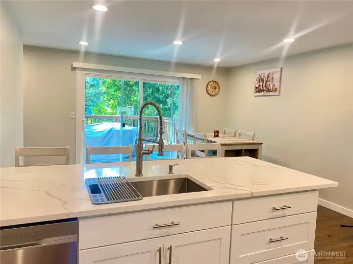 Large Penisula with seating