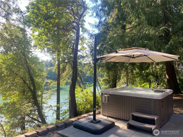 Relax in the new hot tub