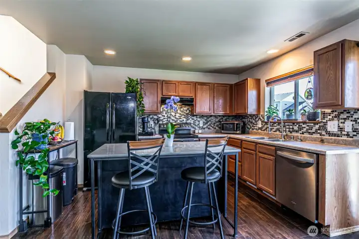 New dishwasher. All appliances stay.