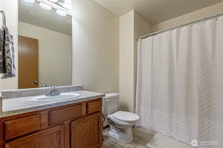 Full bath for the 2 bedrooms.