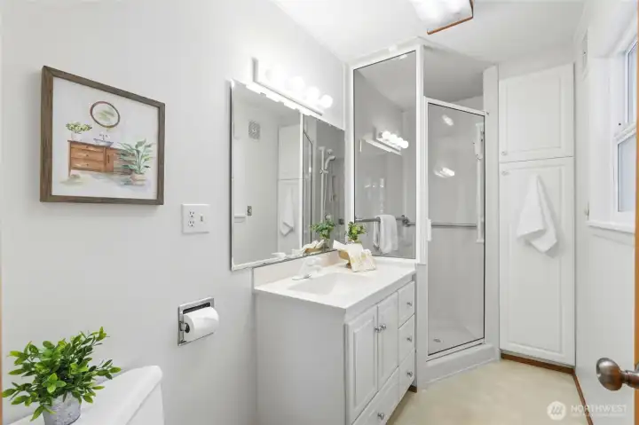 Primary 3/4 bathroom