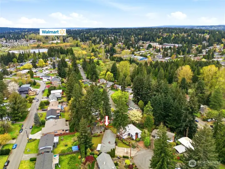 Conveniently located near many shops and restaurants.