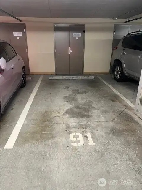 Parking space 2 with storage