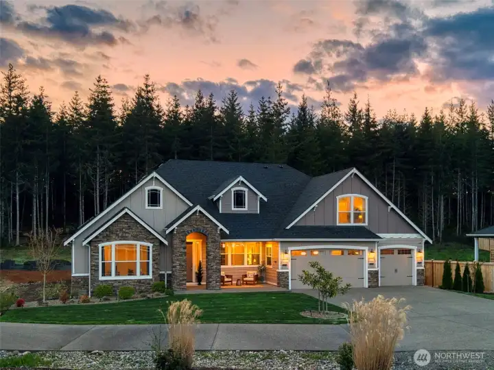 Imagine pulling in at the end of the day, soft light glowing from within, the trees behind you, and a quiet sense that you’ve arrived somewhere that truly lets you exhale.