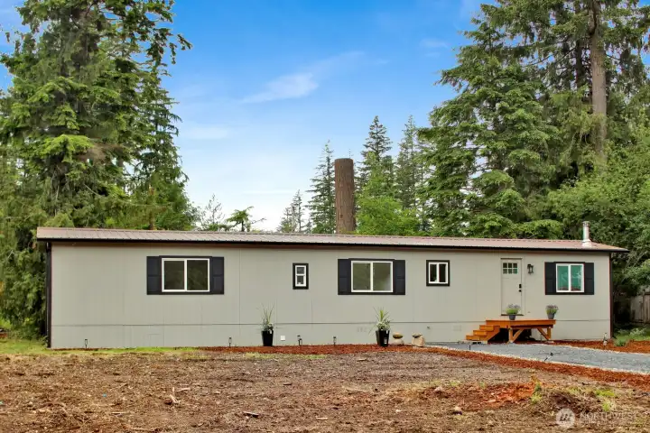 Enjoy gorgeous mountain views, spacious yard, ample parking for RVs and toys, and plenty of room for gardening. Enjoy gorgeous mountain views, spacious yard, ample parking for RVs and toys, and plenty of room for gardening.