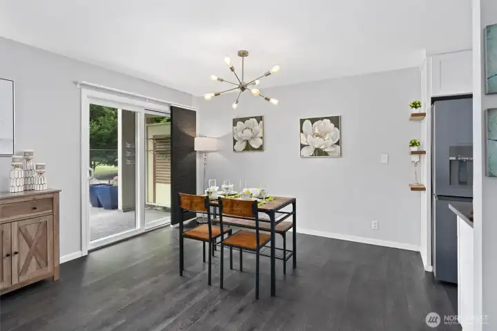 Stylish light fixture in the dining room