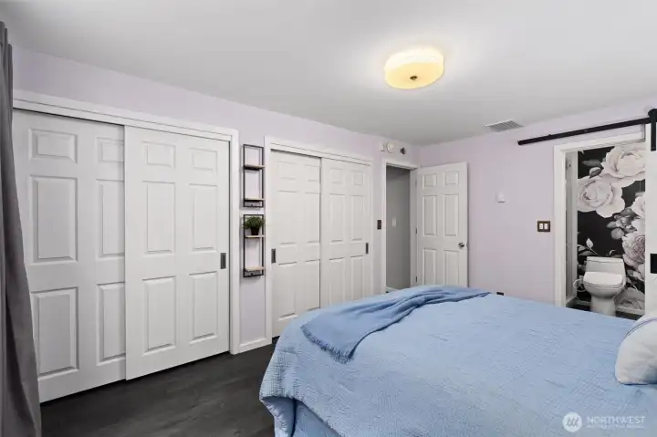 Private ensuite bath