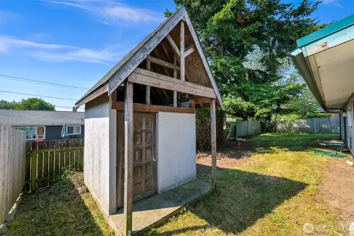 Second outbuilding/shed/ playhouse