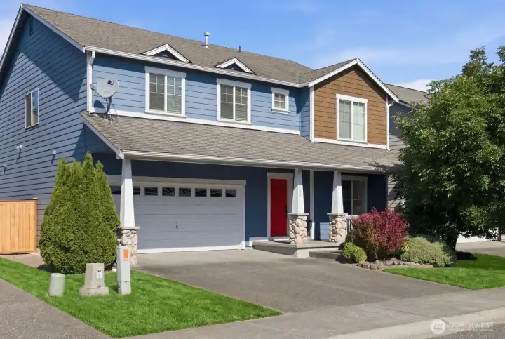 Prime location! This beautiful residence is nestled in a quiet, desirable residential community. Prime location! This beautiful residence is nestled in a quiet, desirable residential community.