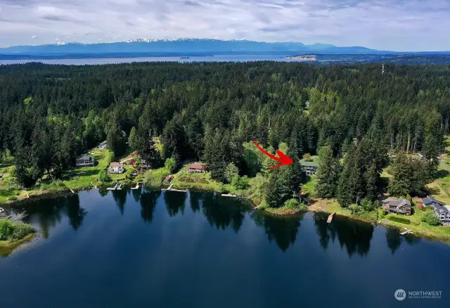 Yes, you are on Deer Lake, and you are also on Whidbey Island with The Olympic Mountains to the west and The Cascades to the east. Less than 10 minutes to the Clinton/Mukilteo Ferry and to Langley's Village By the Sea.