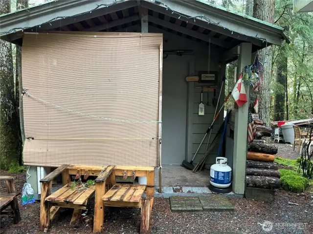 Shed in back for storage