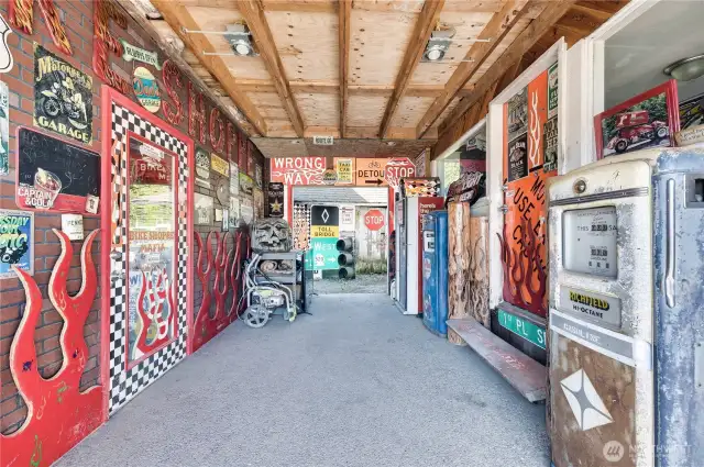 Breezeway/Entry