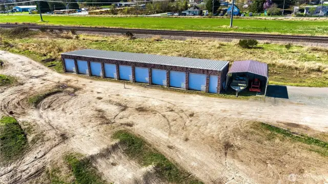10 car garage + carport