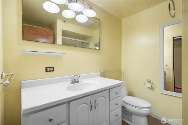Lower 3/4 bath