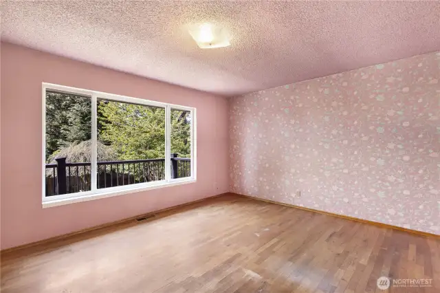 Primary bedroom main floor