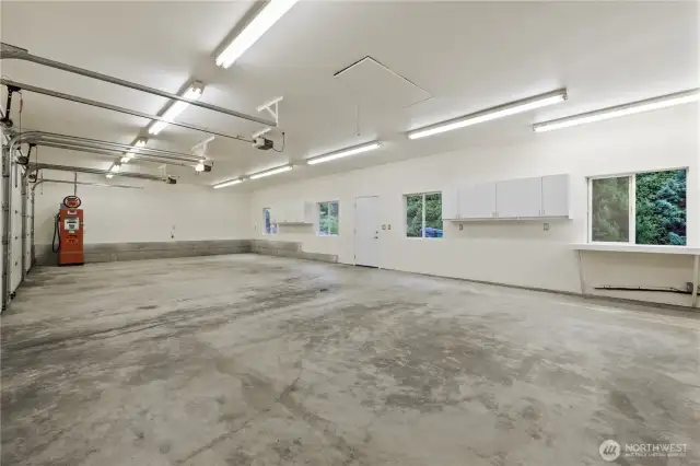Deep 3-bay garage