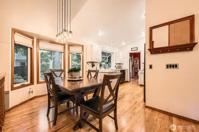 RELAXING INFORMAL DINING AREA, PERFECT FOR CASUAL GATHERINGS AND GOOD MEALS.