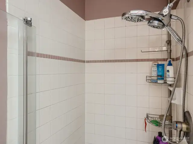 BEAUTIFULLY REMODELED MAIN FLOOR BATHROOM W/ SHOWER, NEXT TO DOWNSTAIRS BEDRM.
